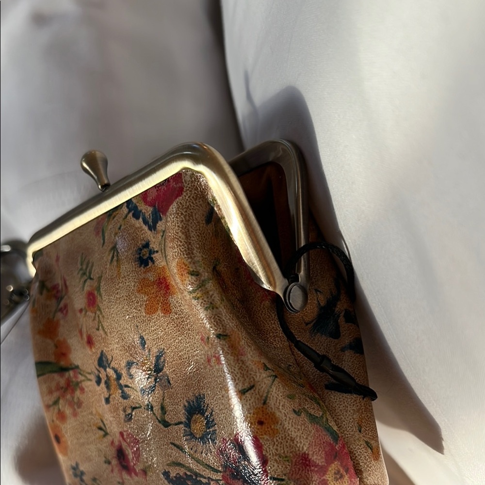 Floral Print Women's Bag Fob - Picture 7 of 8